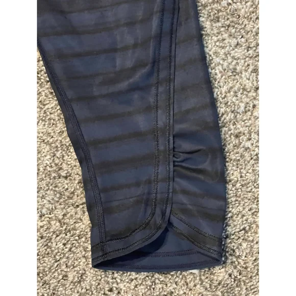 Lululemon Women’s Run: Top Speed Crop, Size 4, 17” Inseam, EUC - Picture 5 of 5